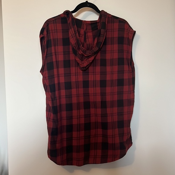 Sleeveless Flannel Shirt - Picture 2 of 2